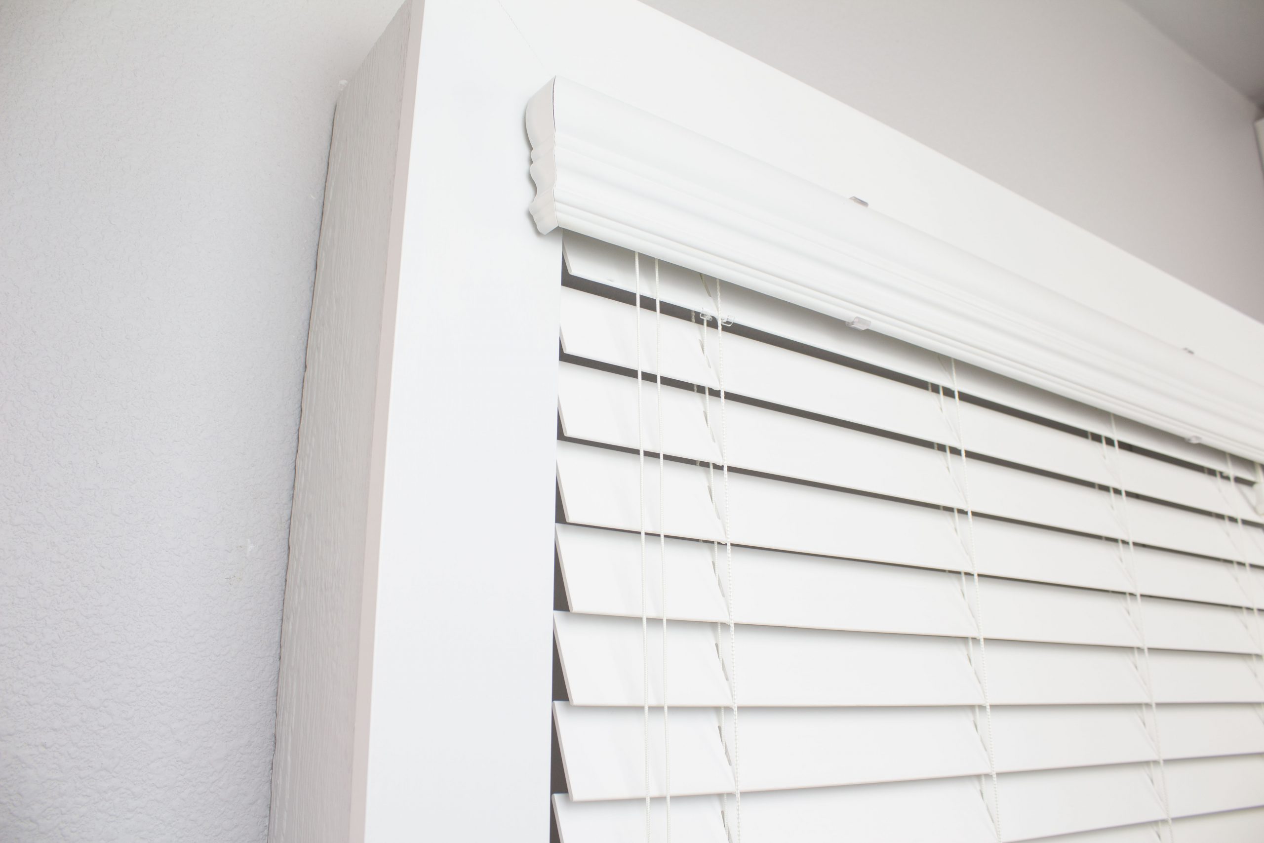 C-clip Mounted with ½” Side Return